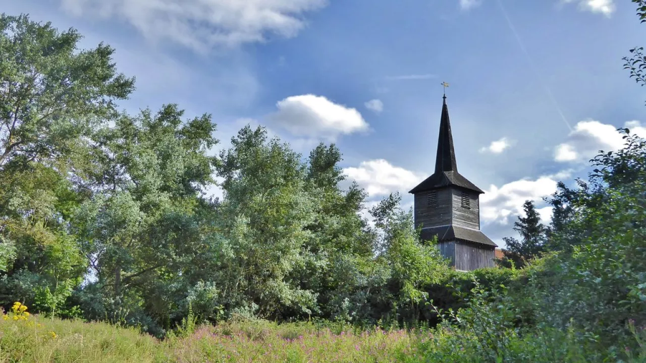 EssexBLACKMOREStLaurence(chrismorganCC-BY-SA2.0)2