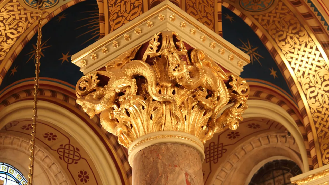 GreaterLondonBLOOMSBURYChapelStChristopher(johnsalmonCC-BY-SA2.0)2