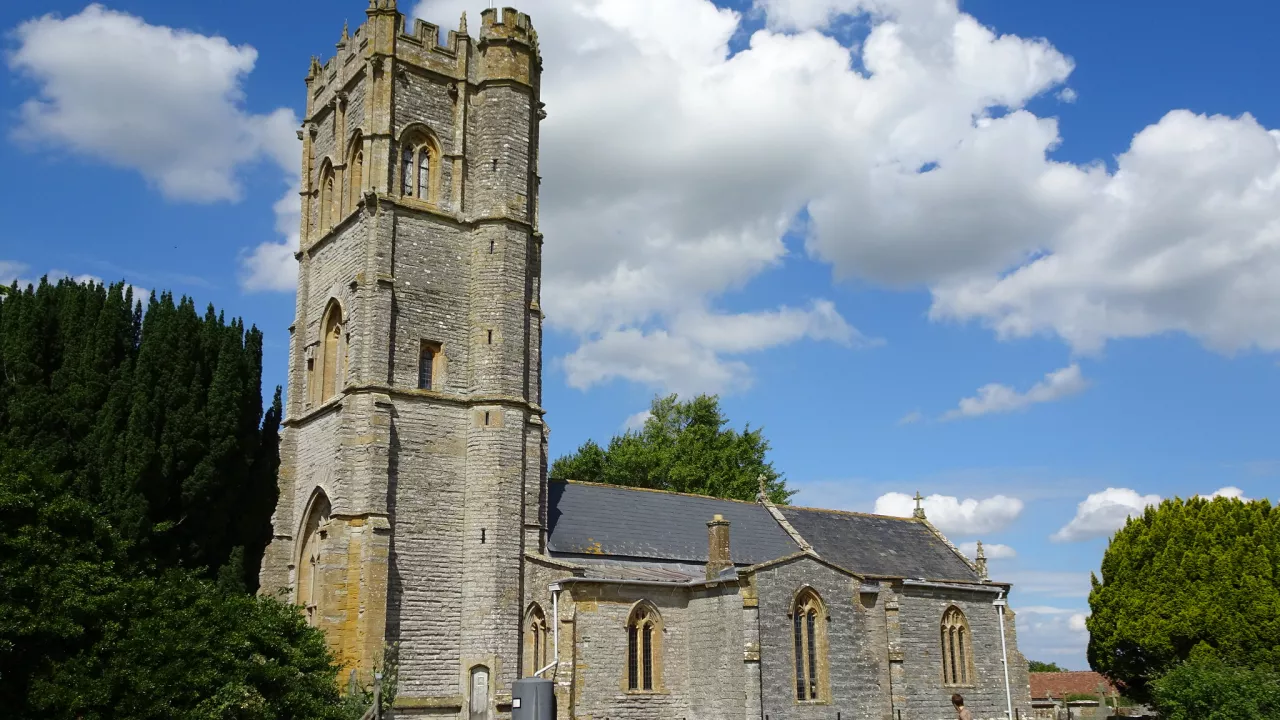 SomersetMUCHELNEYStPeterStPaul(hughllewelynCC-BY-SA2.0)1