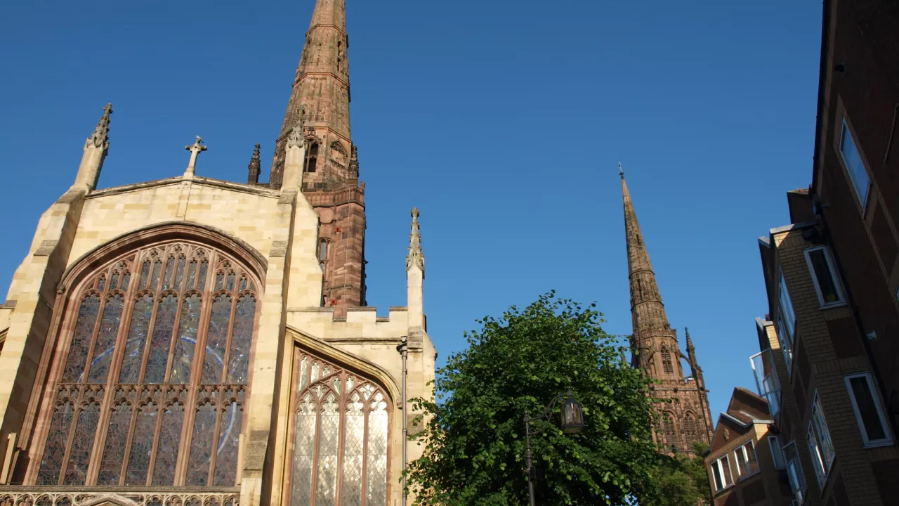 WestMidlandsCOVENTRYHolyTrinity(nigelswalesCC-BY-SA2.0)1