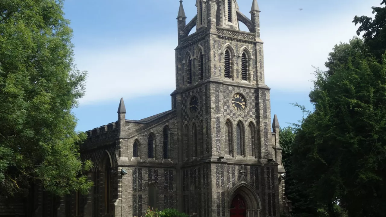 GreaterLondonCHINGFORDStPeterStPaul(jimosleyCC-BY-SA2.0)1