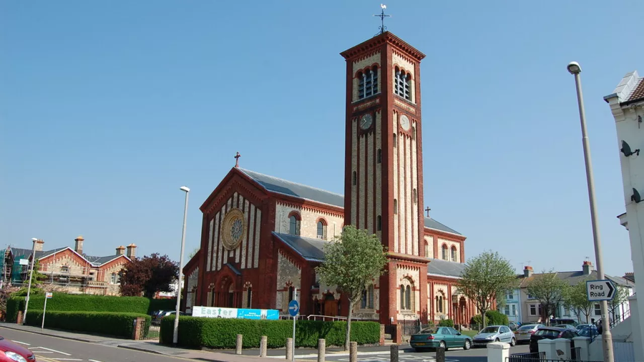 SussexEASTBOURNEAllSouls(julianpguffoggCC-BY-SA2.0)1