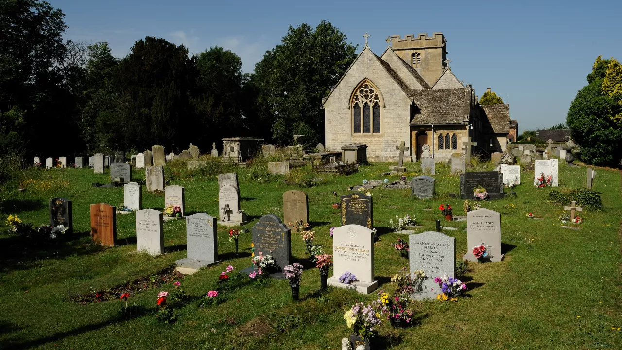 GloucestershireDOWNHATHERLEYStMaryCorpusChristi(saffronblazeCC-BY-SA3.0)1