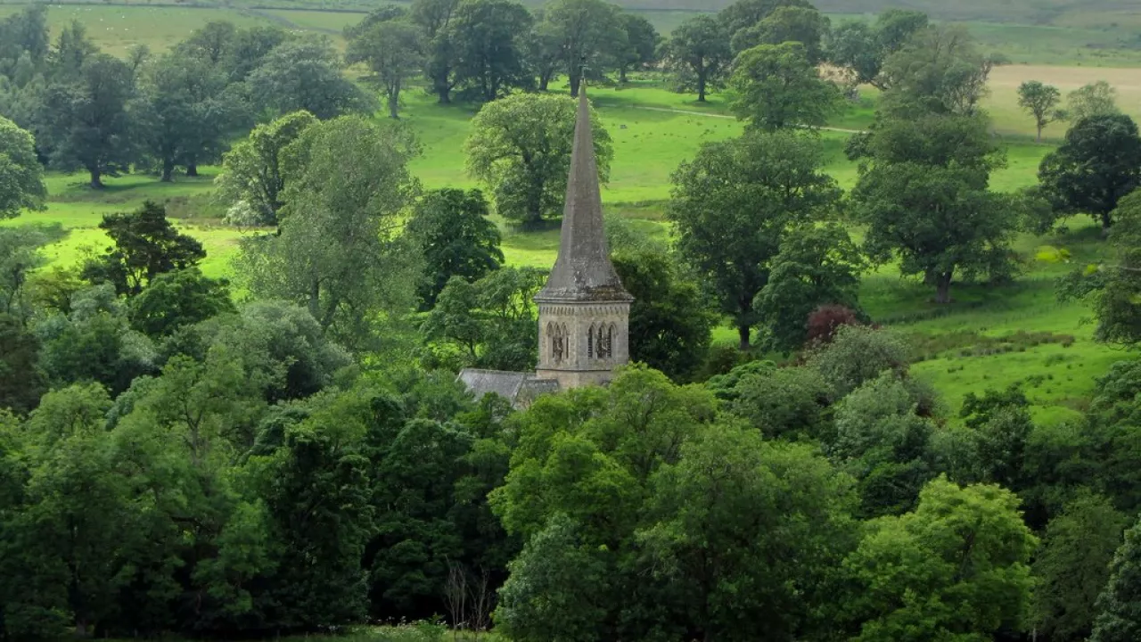 NorthumberlandWHITFIELDHolyTrinity(andrewcurtisCC-BY-SA2.0)1