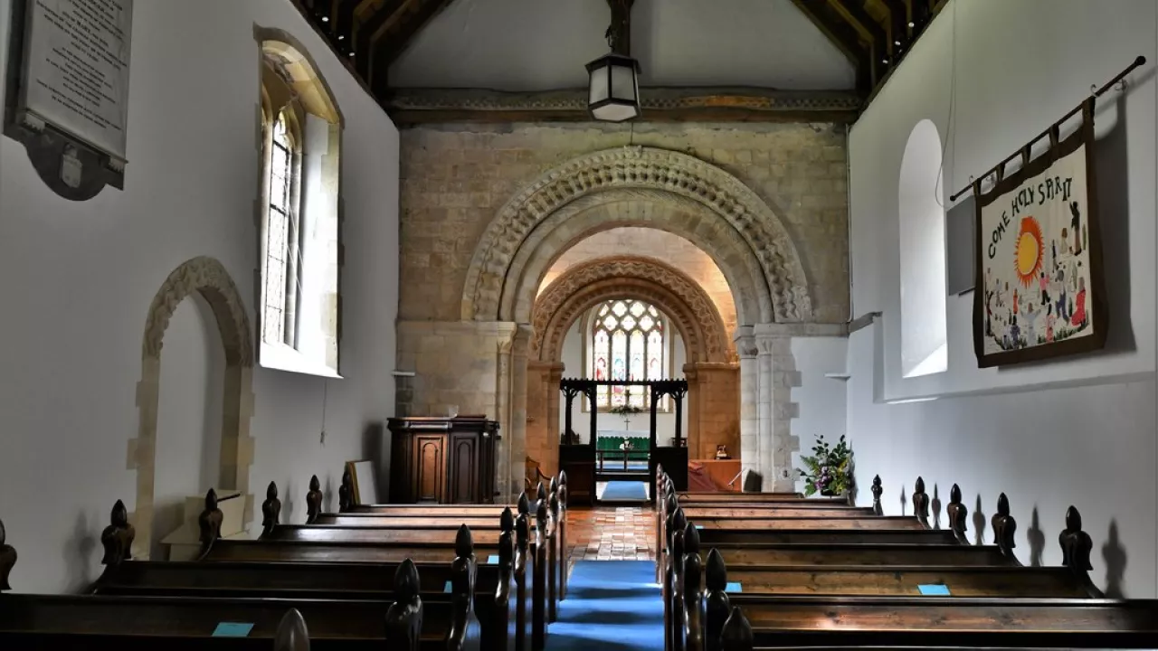 SussexSHOREHAMStNicolas(michaelgarlickCC-BY-SA2.0)2