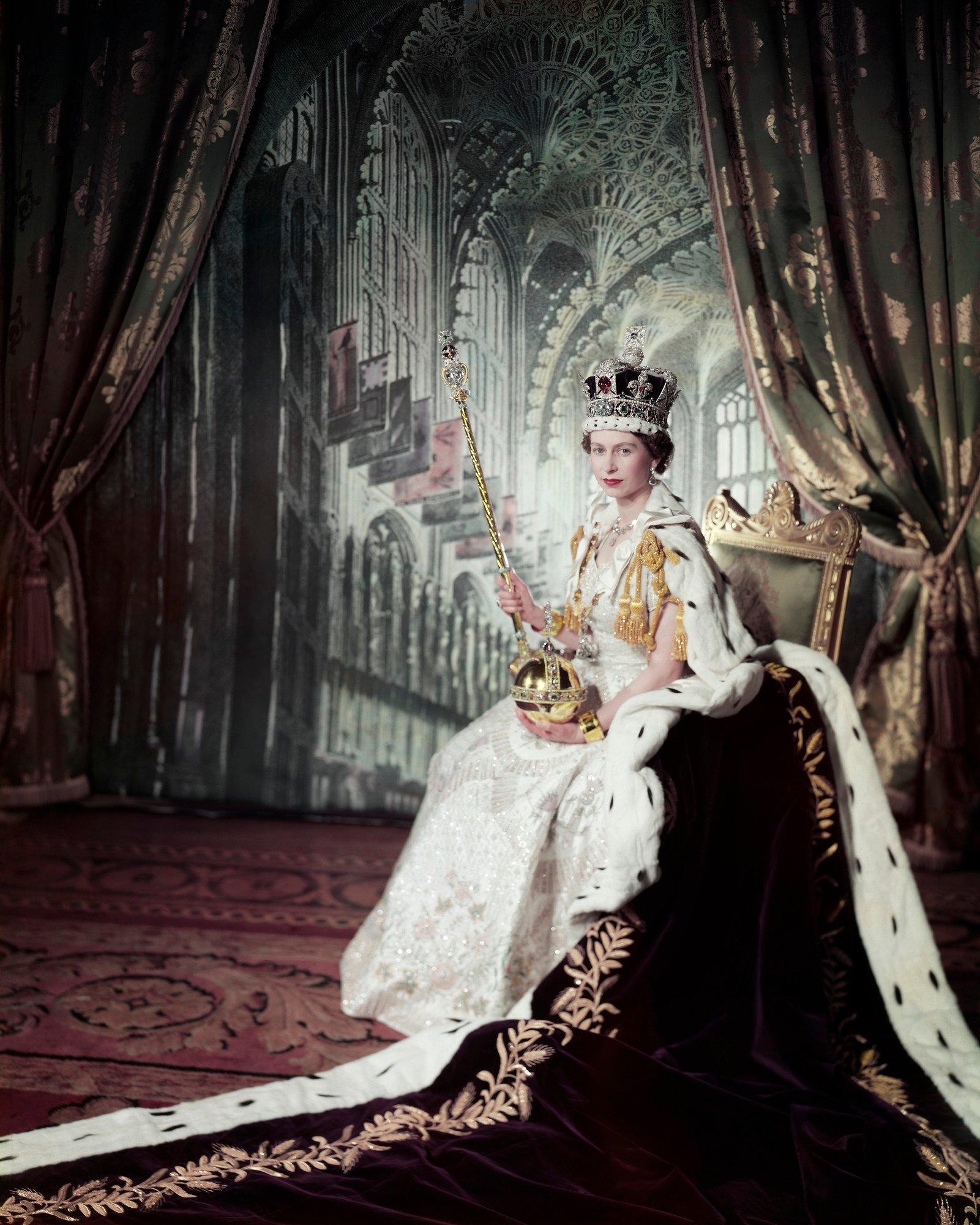 LISTCoronationElizabethII(crowncopyrightCC0)1