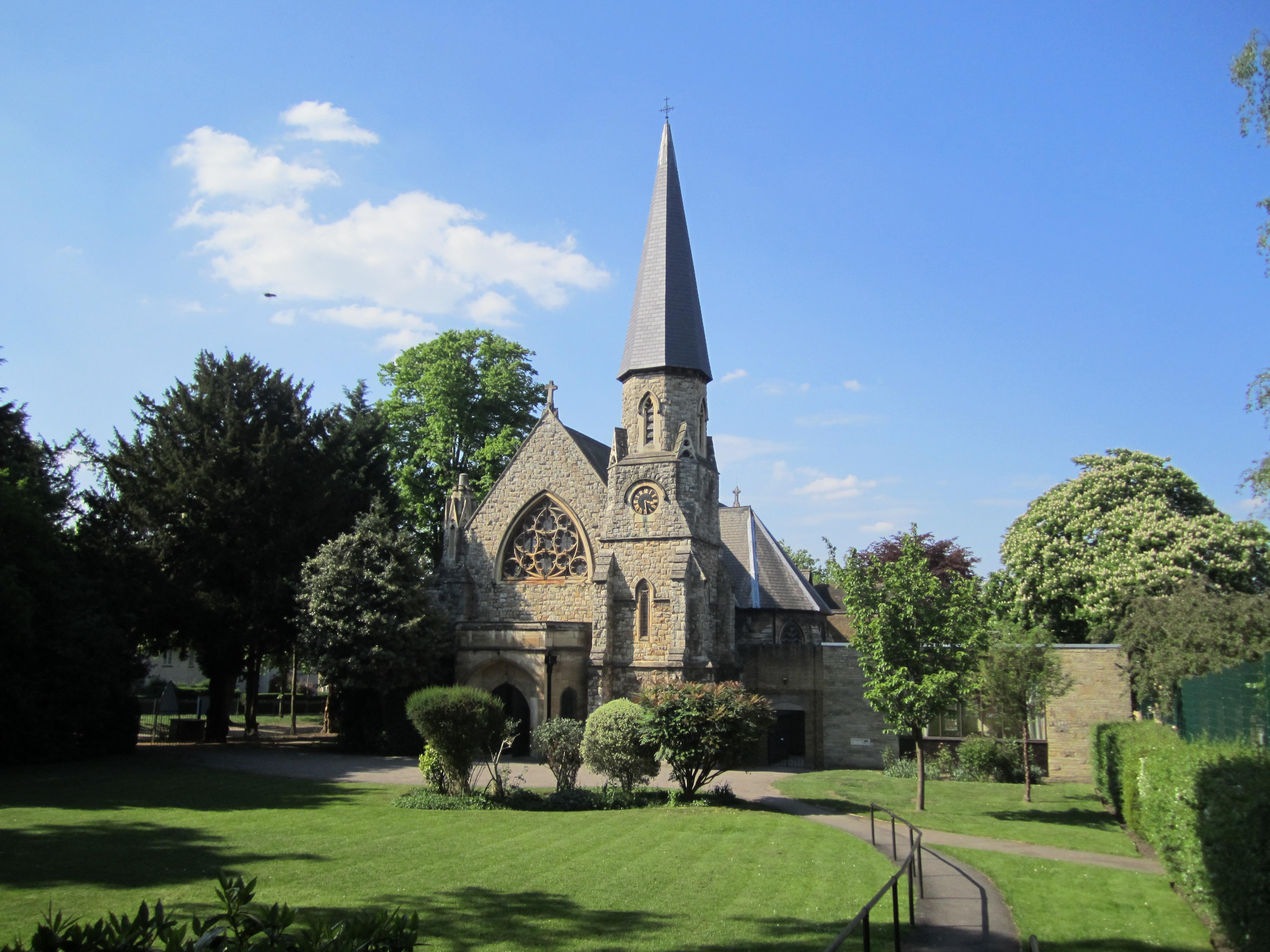 GreaterLondonPUTNEYStMargaret(brutusgreenCC-BY-SA4.0)1