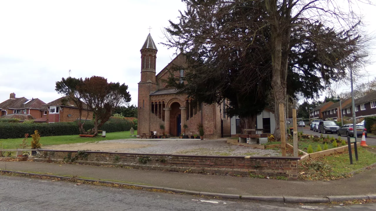 BedfordshireEASTHYDEStCharalambos(geographerCC-BY-SA2.0)1