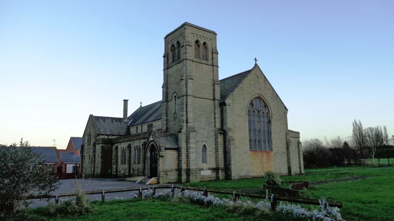 YorkshireTHURCROFTStSimonStJude(billhendersonCC-BY-SA2.0)1