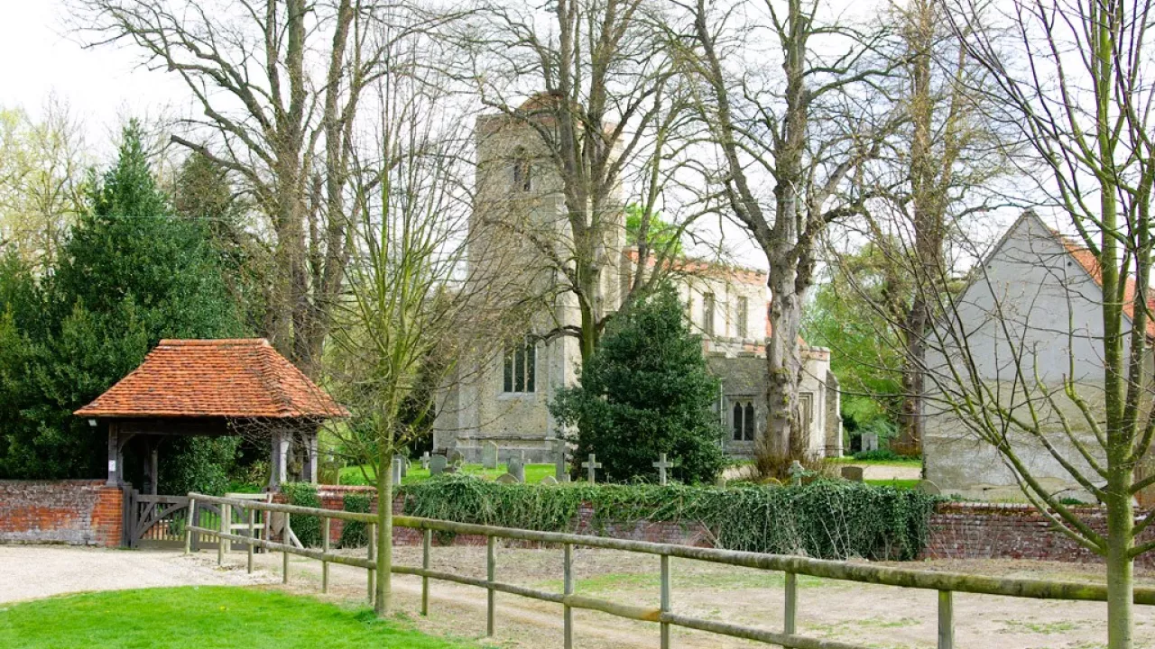 EssexSHALFORDStAndrew(RobinWebsterCC-BY-SA2.0)1