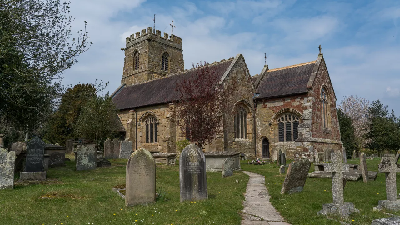 ShropshireLOPPINGTONStMichaelAllAngels(BrianDeeganCC-BY-SA2.0)1