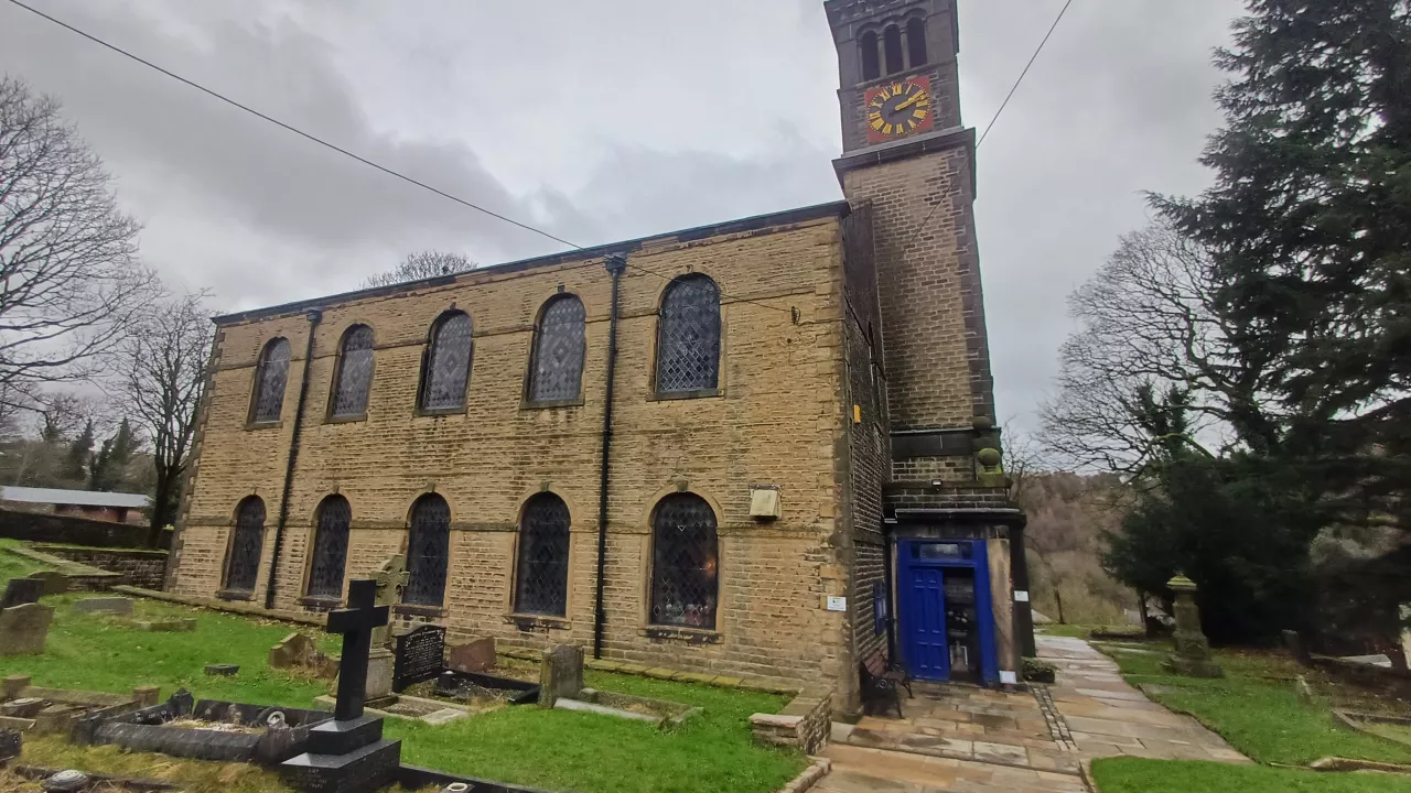 GreaterManchesterDOBCROSSHolyTrinity(MatthewMariesSTAFF)16