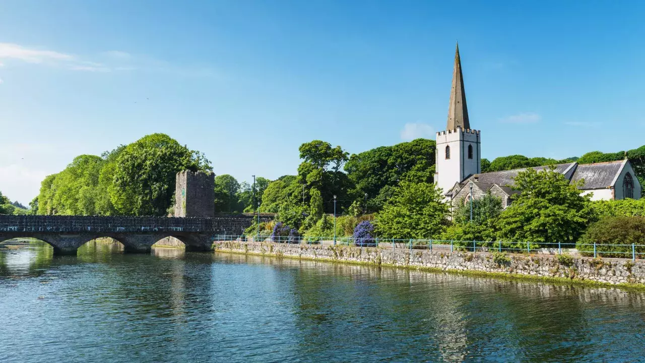 CountyAntrimGLENARMStPatrick(©TourismIreland&StefanSchnebelt)1