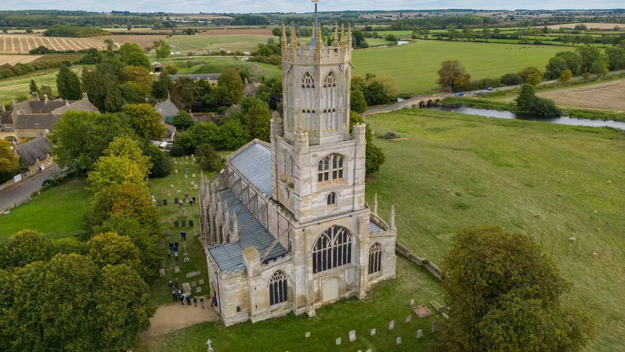 NorthamptonshireFOTHERINGHAYStMaryAllSaints(TopherMe7CC-BY-SA4.0)1