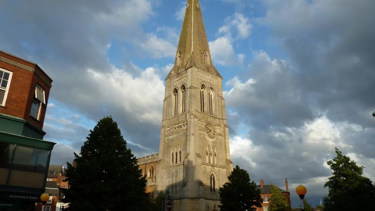 LeicestershireMARKETHARBOROUGHStDionysius(DavidSpicerCC-BY-SA2.0)1