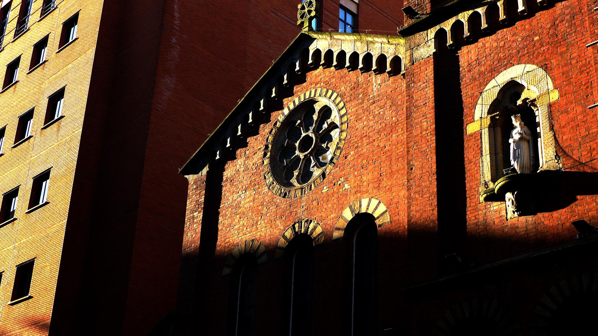 GreaterManchesterMANCHESTERStMary(PauloCorceiroCC-BY-SA2.0)1