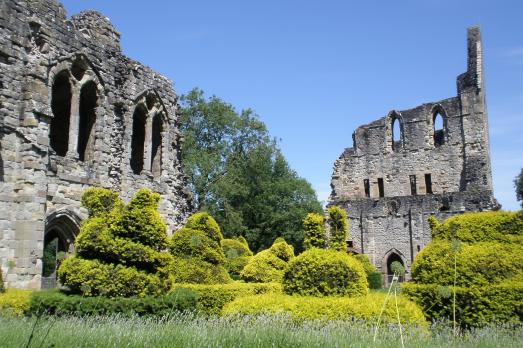 ShropshireMUCHWENLOCKMuchWenlockPriory(amandaslaterCC-BY-SA2.0)1